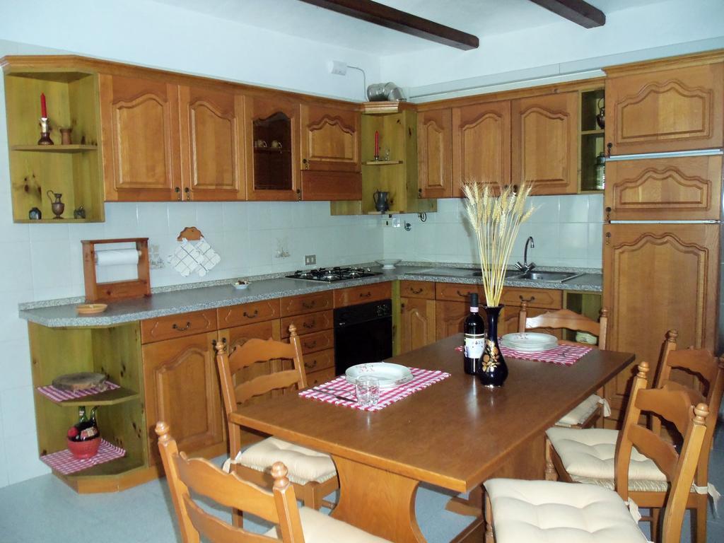 Casa Dei Ciliegi Castell'Alfero Villa Ruang foto