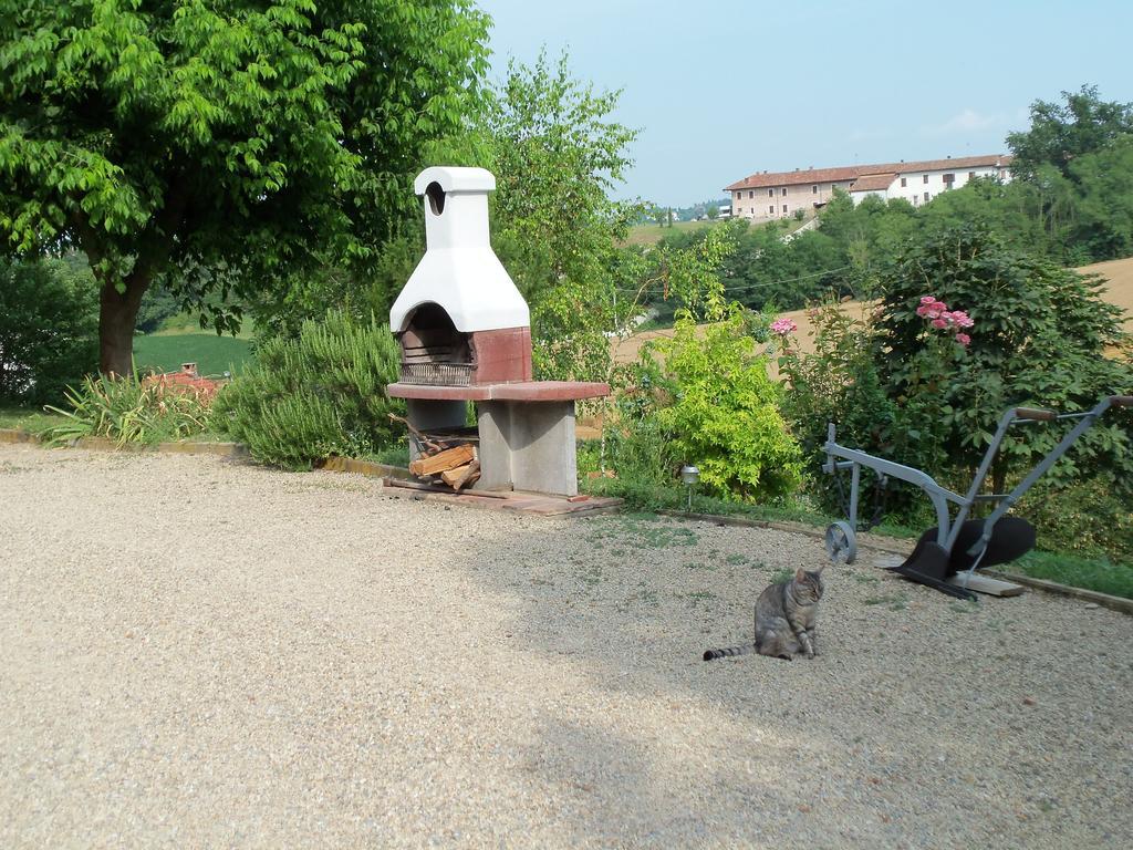 Casa Dei Ciliegi Castell'Alfero Villa Ruang foto
