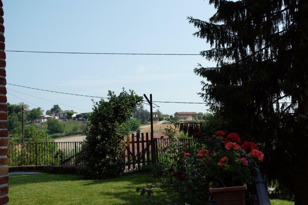 Casa Dei Ciliegi Castell'Alfero Villa Bagian luar foto