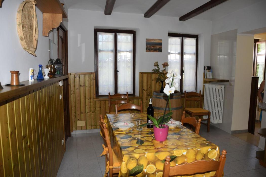 Casa Dei Ciliegi Castell'Alfero Villa Bagian luar foto